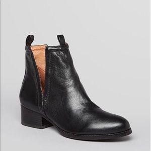 Oriley Jeffrey Campbell